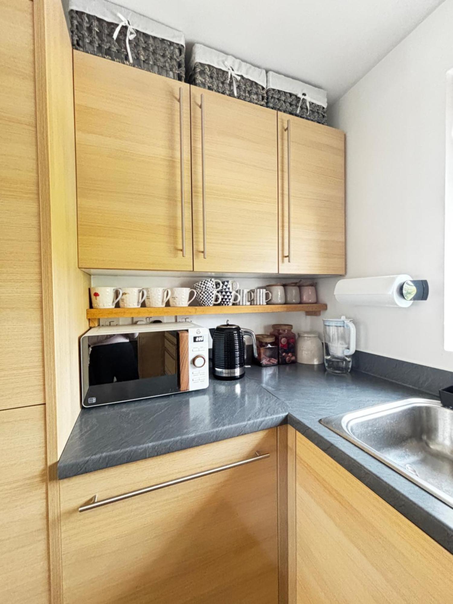 Delux Room With Private Parking, Sleeps 2, Perfect For Cotswold Getaway, Easy A419 Access Blunsdon المظهر الخارجي الصورة